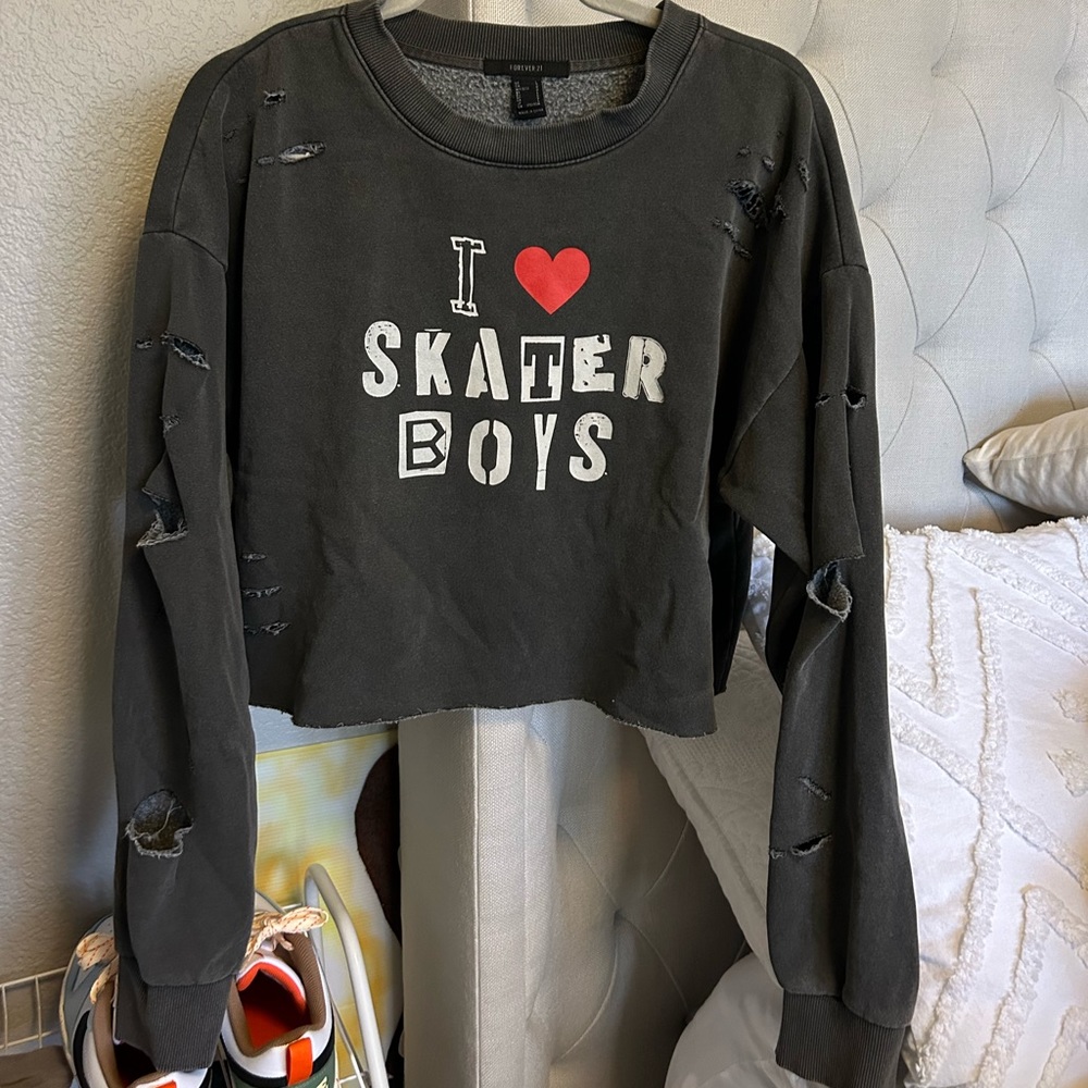 Cropped “I ❤️ Skater Boys” Crewneck